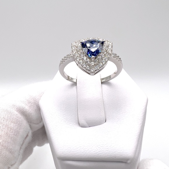 Sale $20 Firm! Sterling Silver Trillion Shape Tanzanite Cz and Clear Cz Ring - Picture 6 of 16